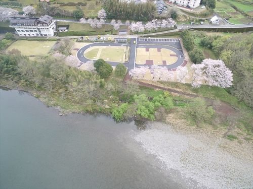 坂道を下ると四万十川。