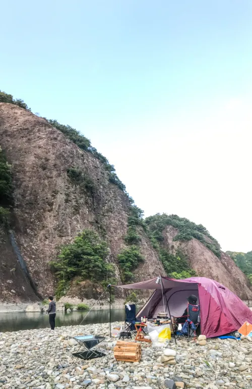 一枚岩自然公園キャンプ場 公式HPより